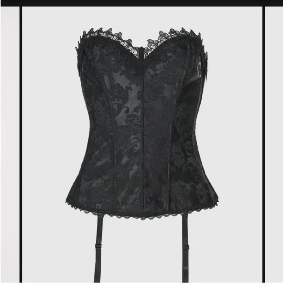 Last one! Hollywood Dream Sweetheart Corset - Black / 14 ×
2 sizes available at - Picture 3 of 4